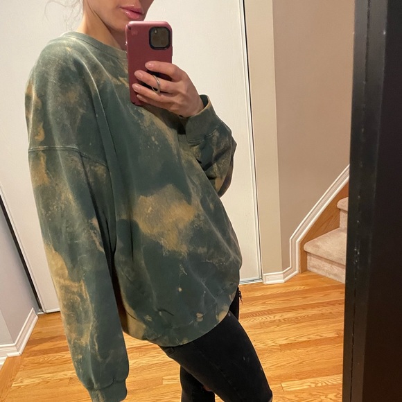 GAP Tie-Dyed Crew-Neck Sweatshirt - Picture 5 of 6